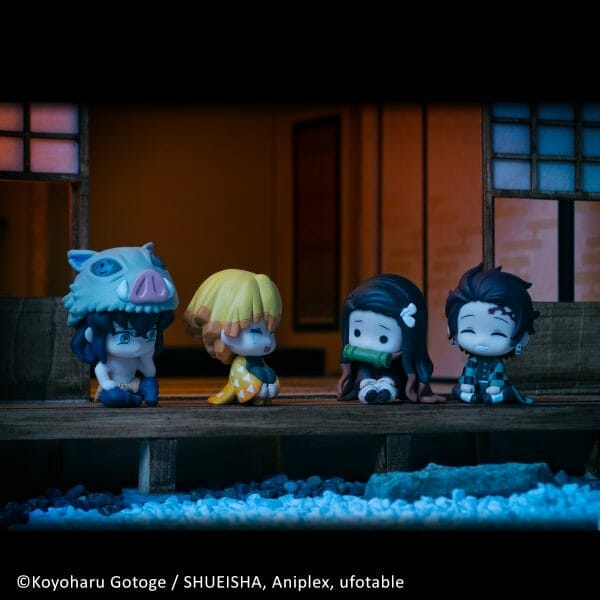 N2555964001001 005 DEMON SLAYER: KIMETSU NO YAIBA! SUWARASETAI THE MOVIE: MUGEN TRAIN VER.