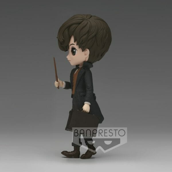 18523 2488829 2 Banpresto - FANTASTIC BEASTS Q POSKET - NEWT SCAMANDER - (VER.A)