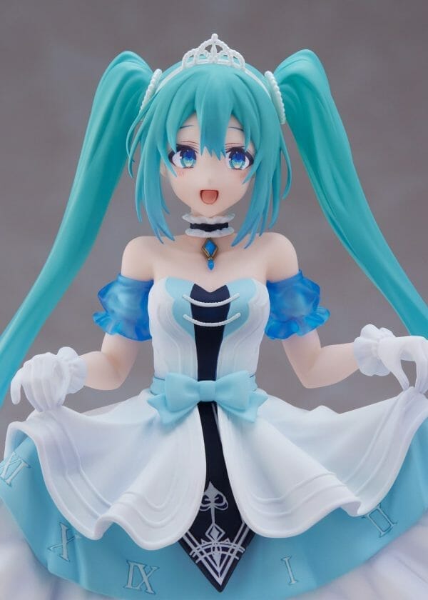 8600 TAITO - Hatsune Miku Wonderland Figure Cinderella ver.