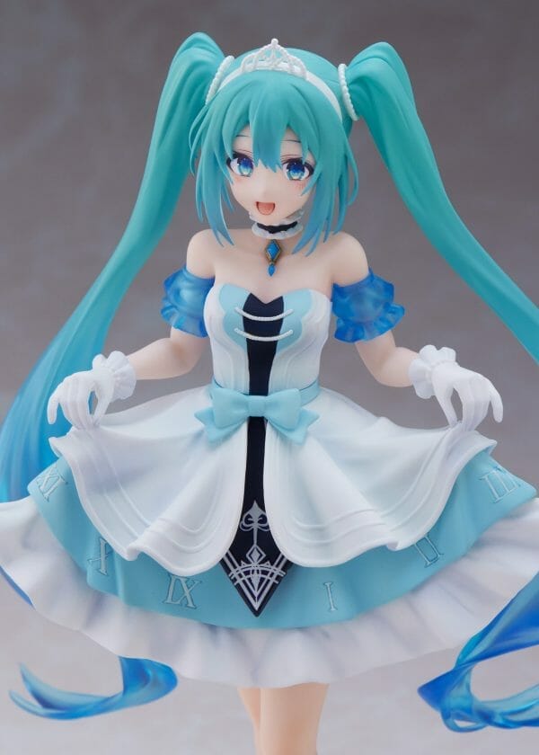 8612 TAITO - Hatsune Miku Wonderland Figure Cinderella ver.