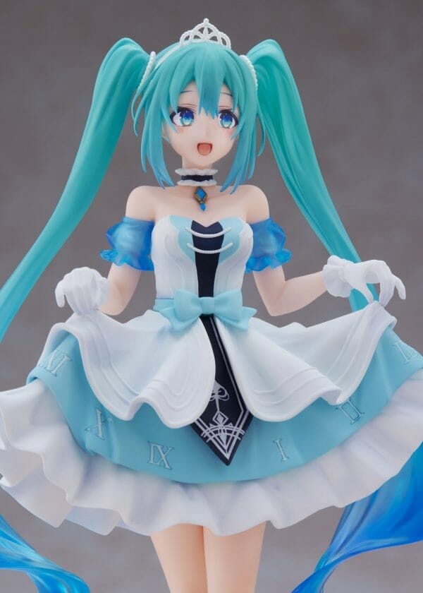 8615 TAITO - Hatsune Miku Wonderland Figure Cinderella ver.