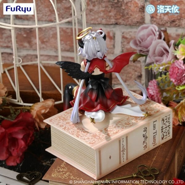 AMU SHP1033 04 FURYU - LUO TIAN YI Noodle Stopper Figure - V Singer Luo Tian Yi Fallen Angel ver.